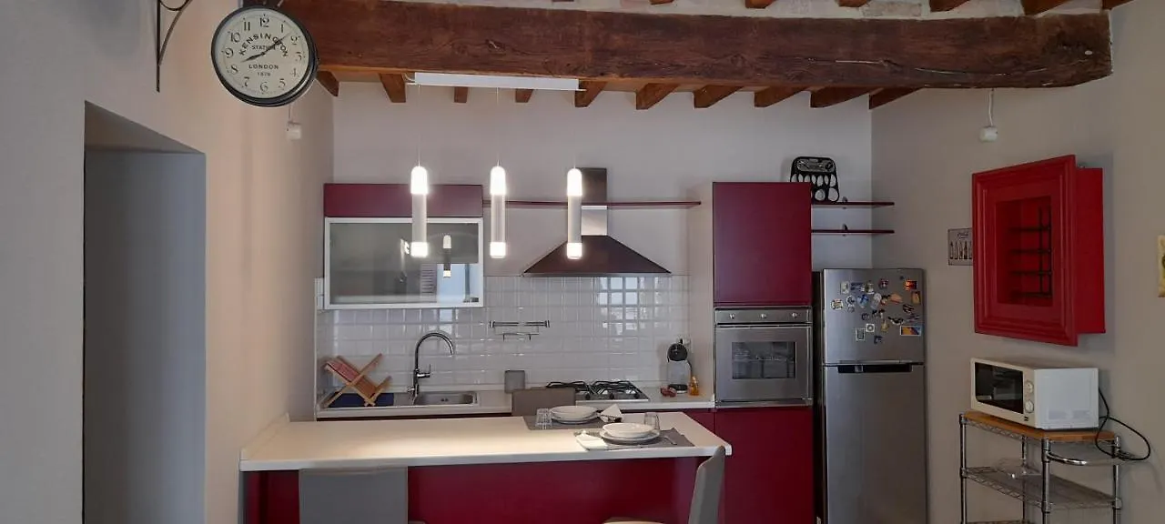 Claude Cozy Corner-Apartment Parma Daire